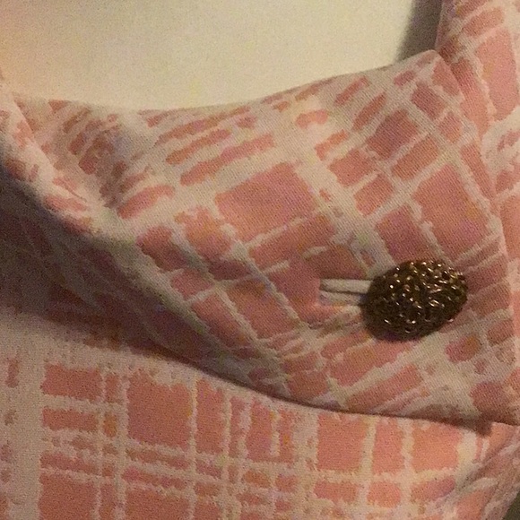 Classic style shift dress in lovely soft shade of pink and ivory.  Worn once. - Picture 3 of 4